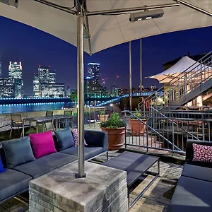 Doubletree By Hilton - Docklands Riverside London