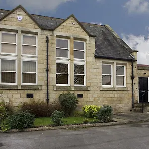 Apartment Courtyard Mews, 3 Rodley Hall, Leeds 